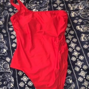 Red side shoulder one piece swimsuit